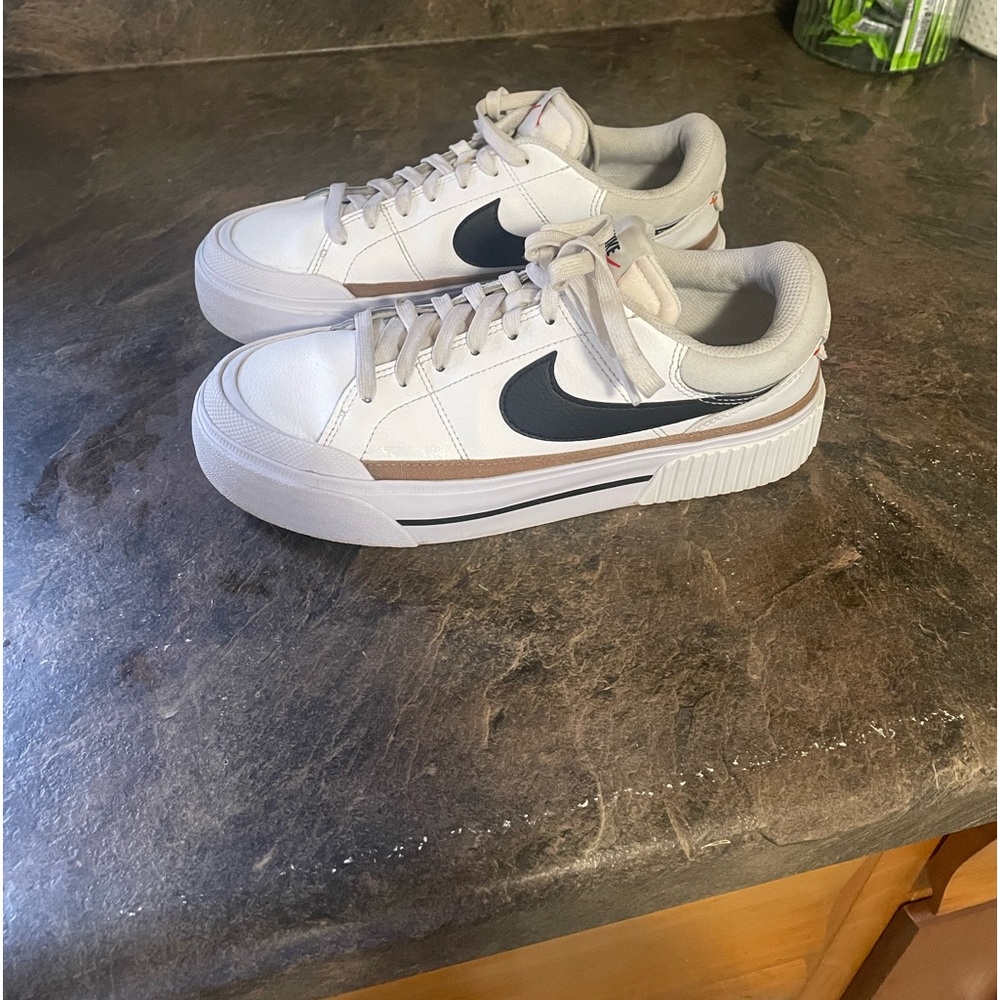 Nike court platform